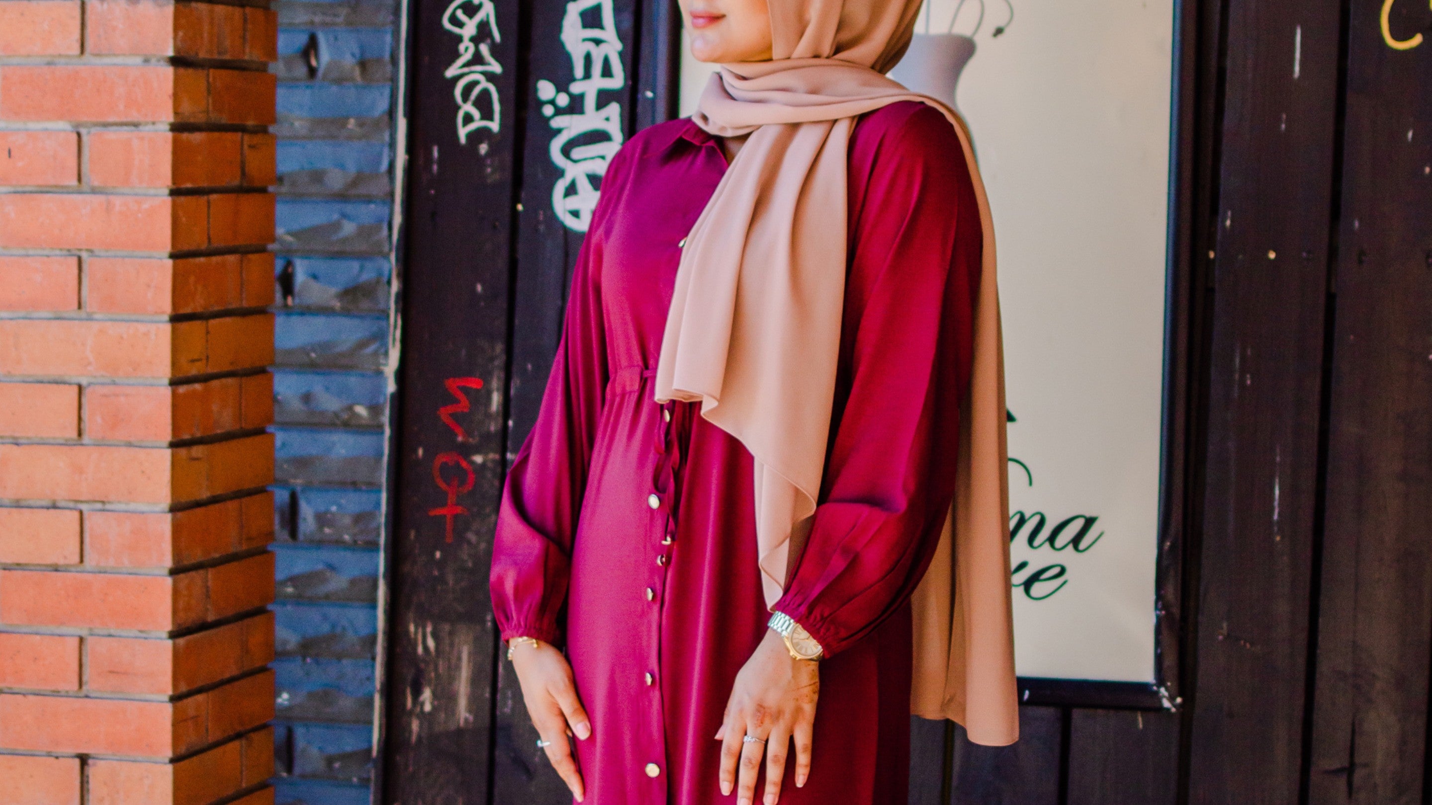 Model wearing a Classic Chiffon hijab - Momina Hijabs - Canada's largest online hijab store