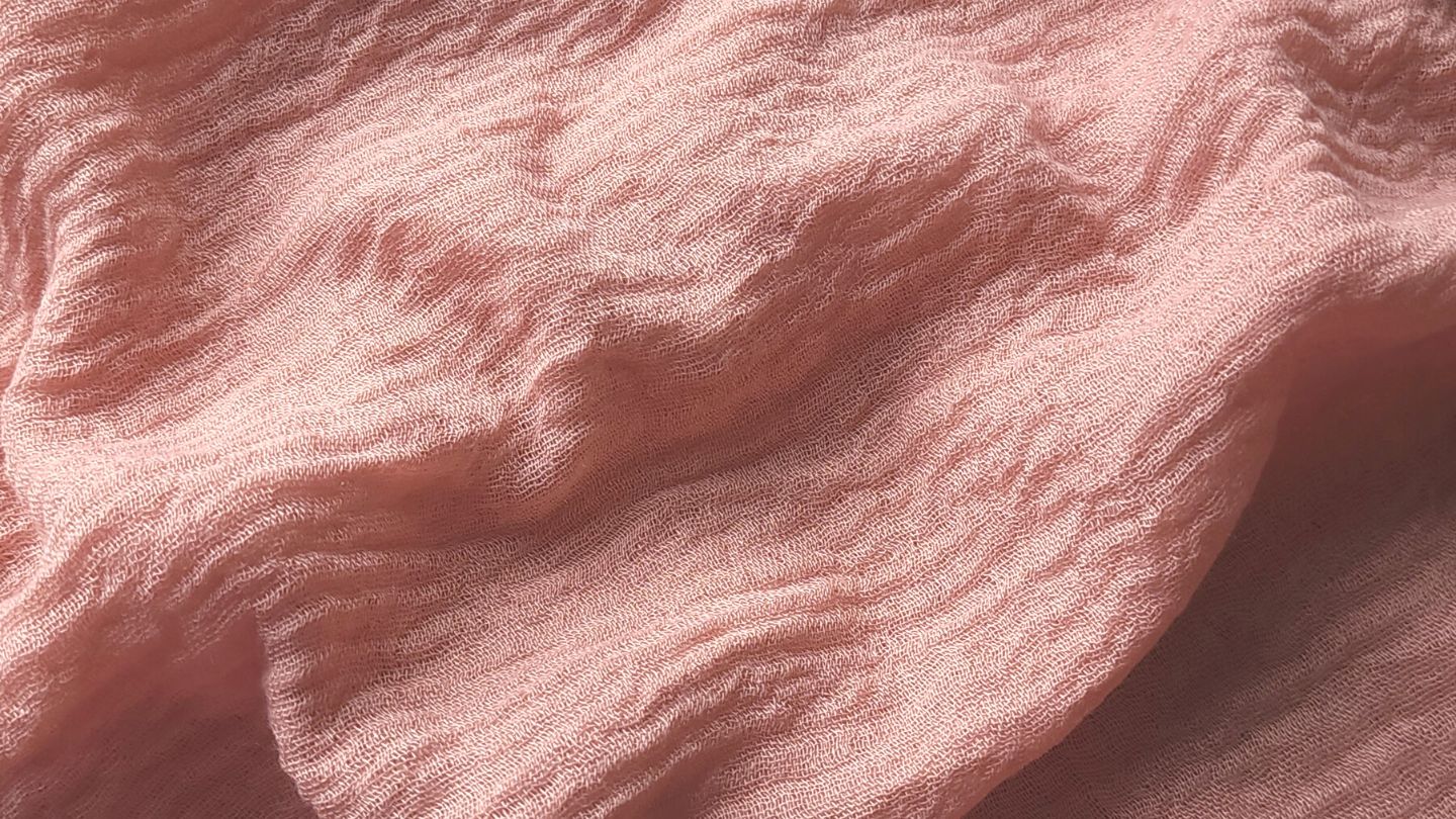 Cotton crinkle hijab close up - Momina Hijabs - Canada's largest online hijab store