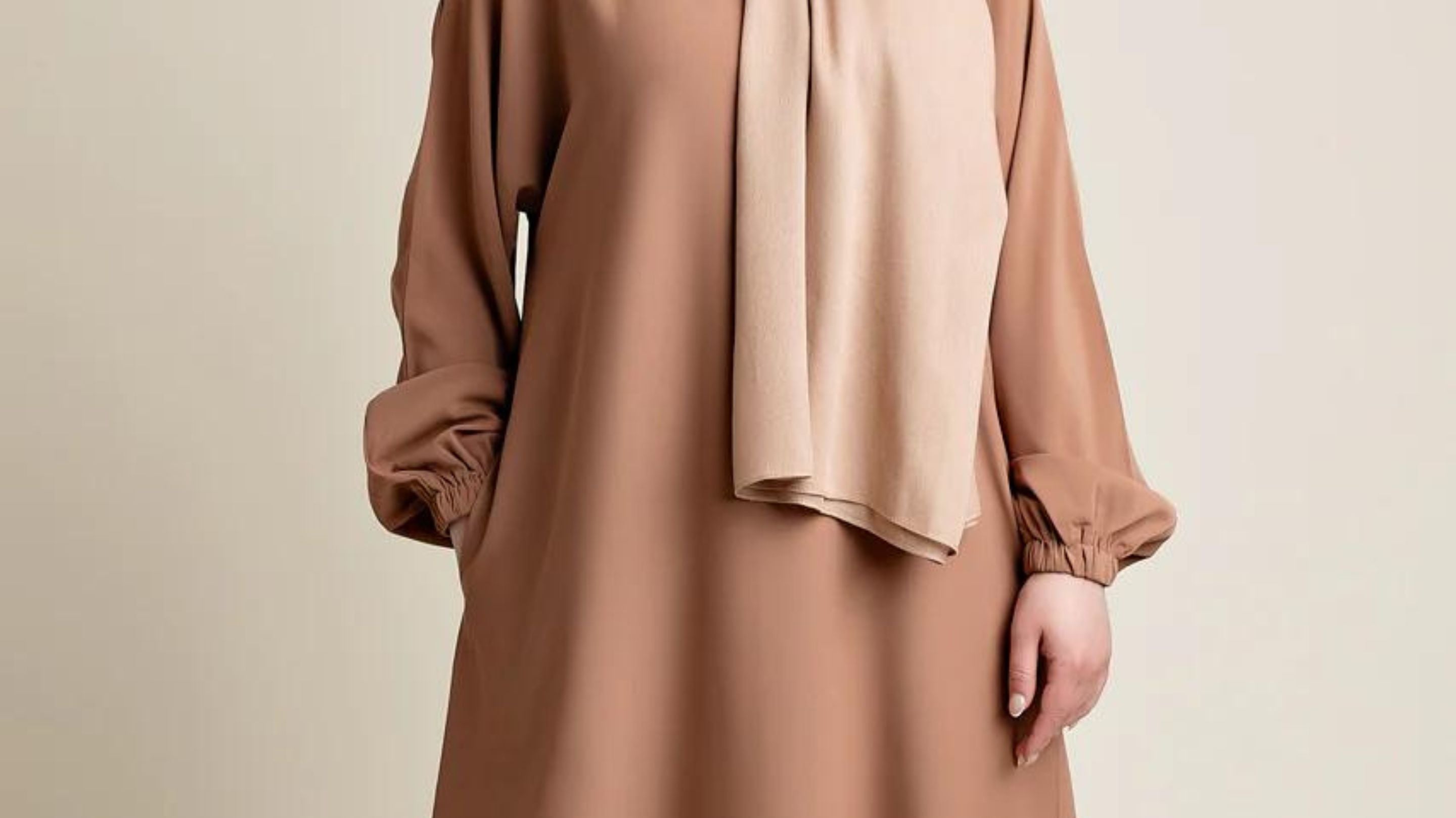 Classic Abaya with pockets and whudu friendly sleeves. 